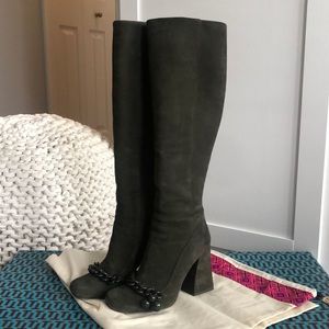 Tory Burch Addison suede boot size 6 in boxwood